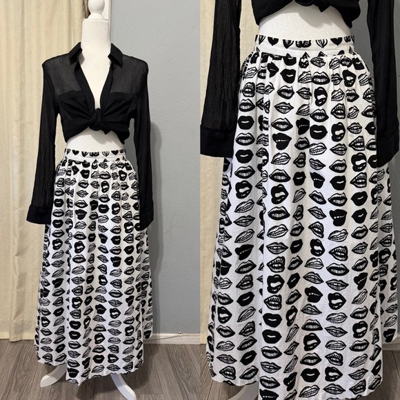 BAZAAR & SUM Dresses & Skirts - Novelty Maxi Skirt Size 2 Lips Print Black White High Waist Statement Korea Made